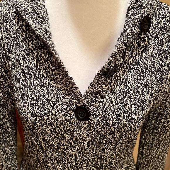 Black & white knit hoodie sweater.  Button v-neck.  Excellent condition. Size L - Picture 4 of 4